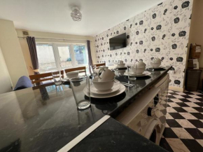 Lovely 3 bedroom apartment with patio